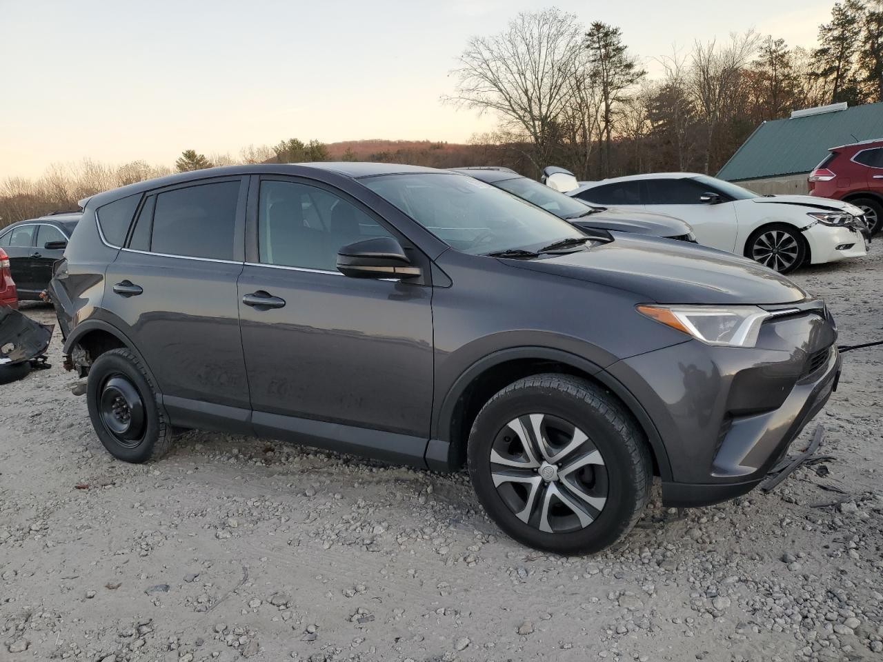 2017 TOYOTA RAV4 LE - Image 4