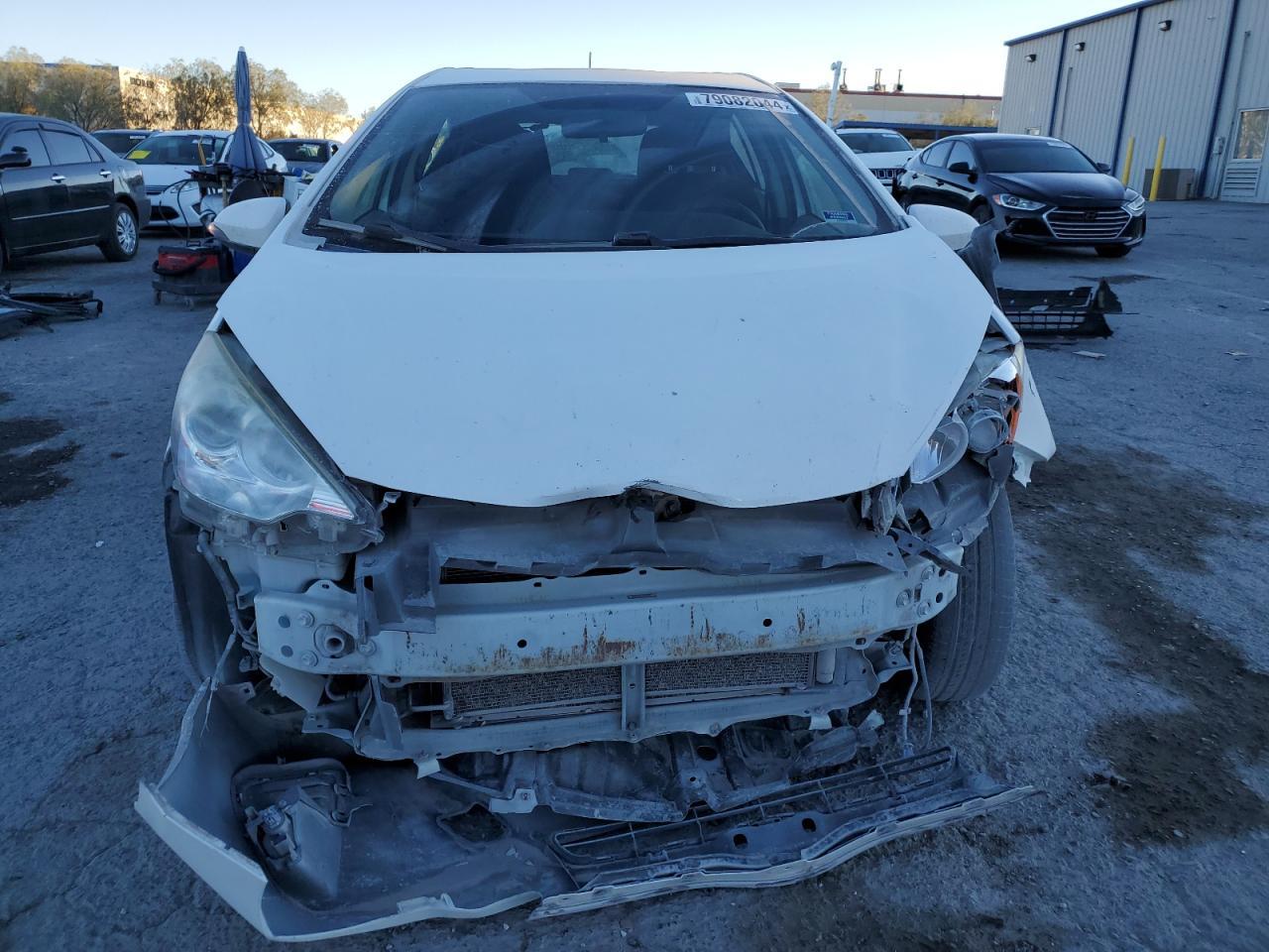 2013 TOYOTA PRIUS C - Фото 5