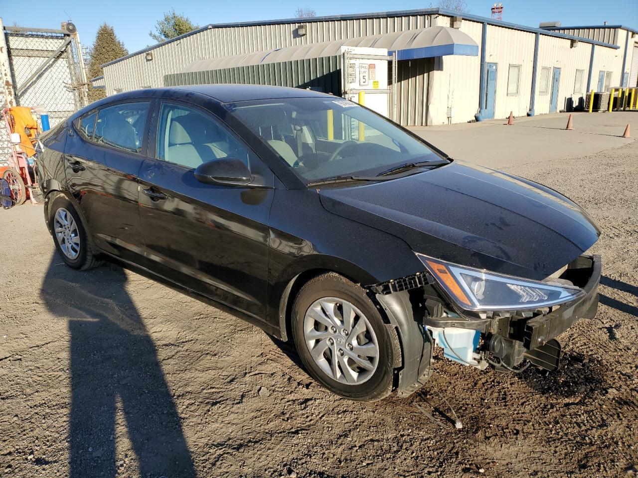 2019 HYUNDAI ELANTRA SE - Фото 4
