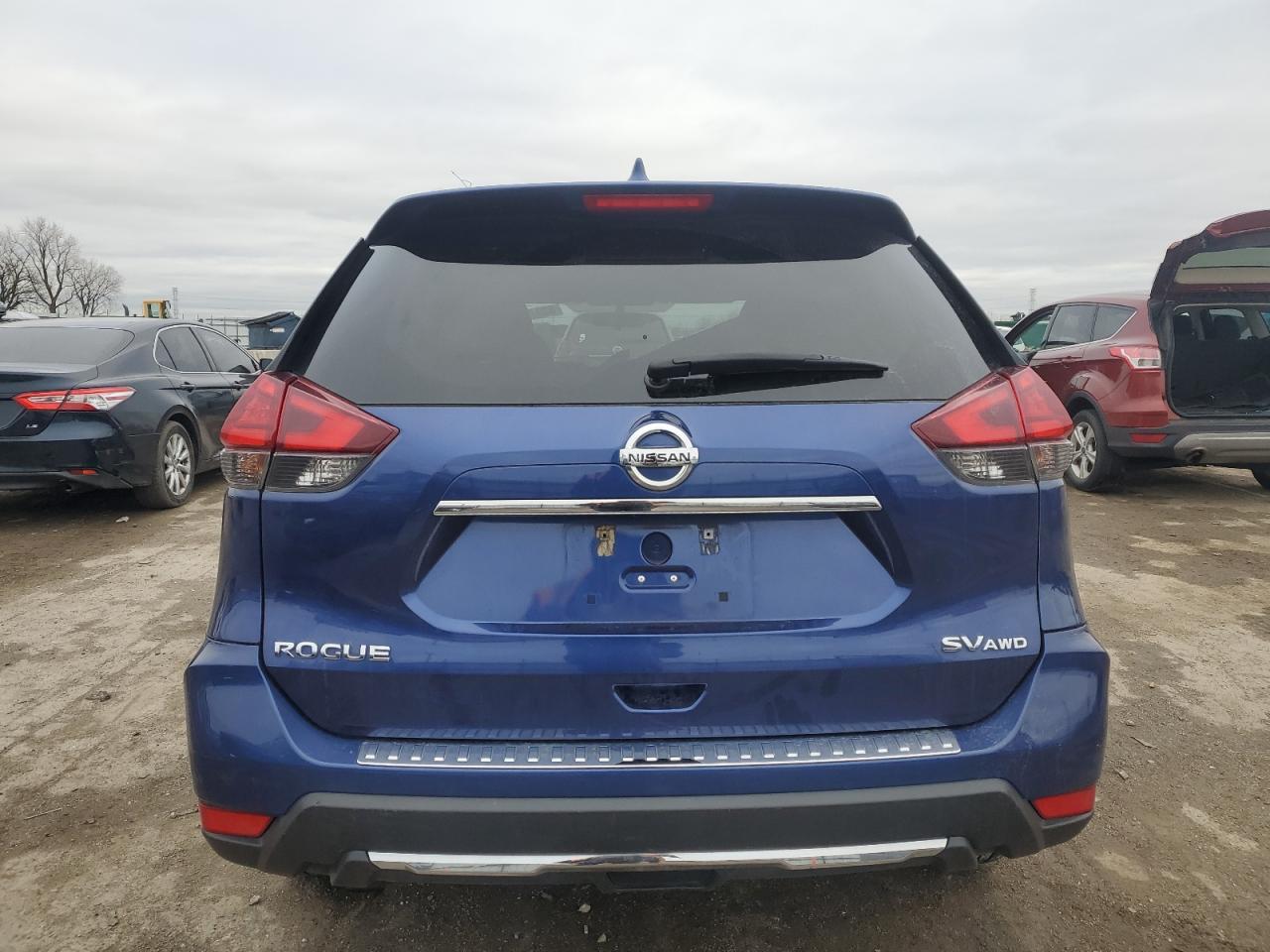 2017 NISSAN ROGUE SV - Image 6