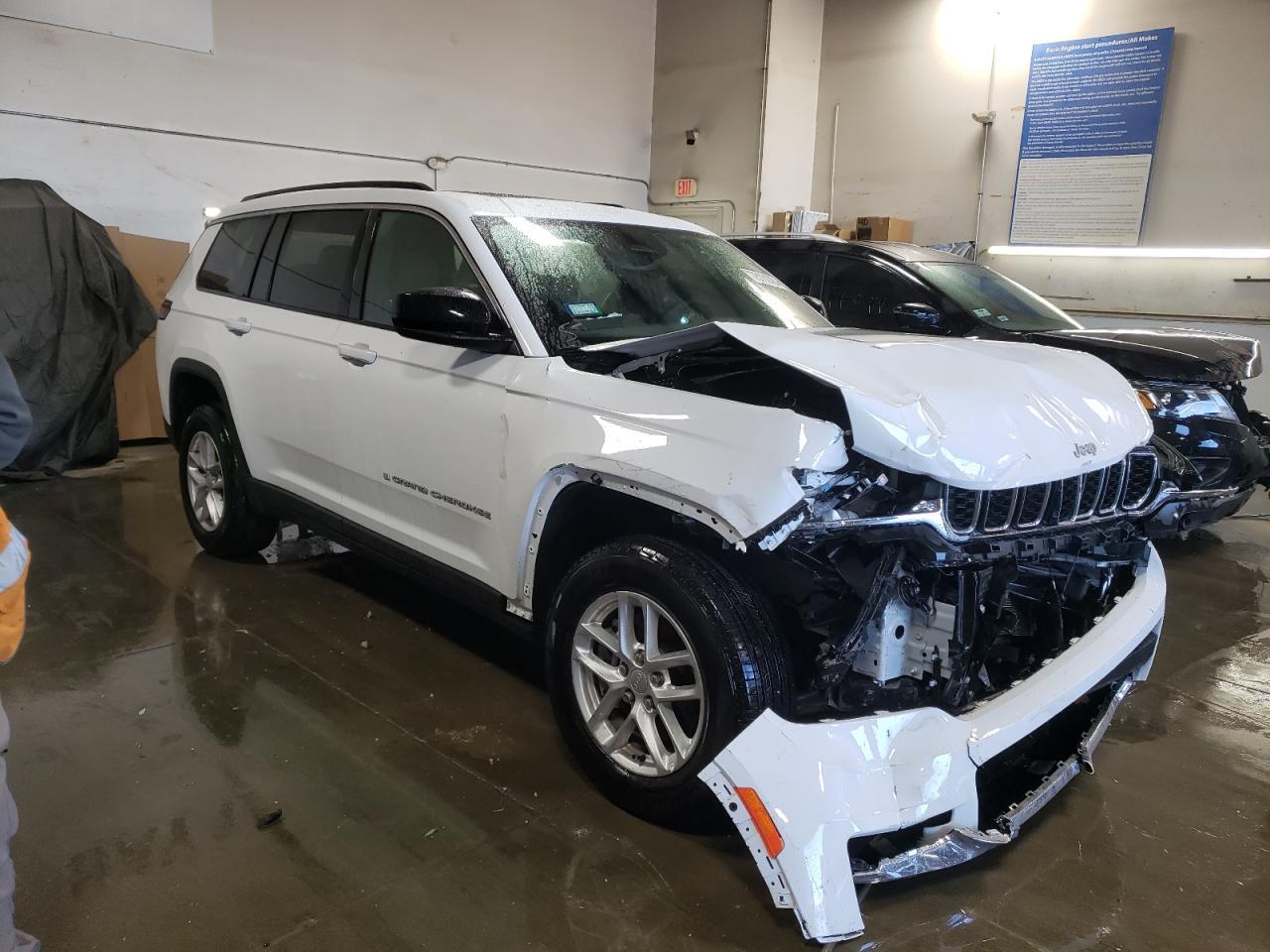 2024 JEEP GRAND CHER - Image 4