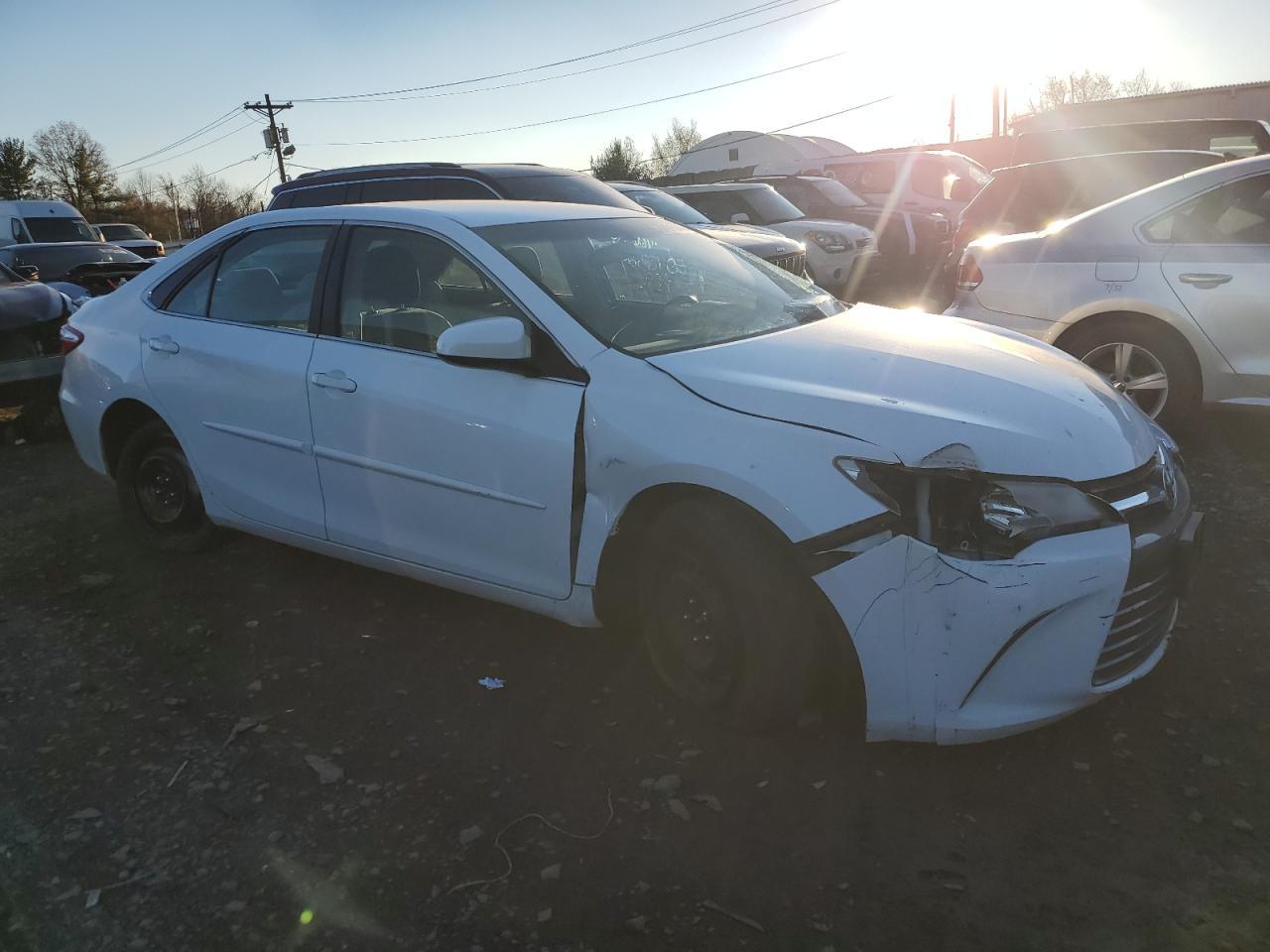 2017 TOYOTA CAMRY LE - Фото 4