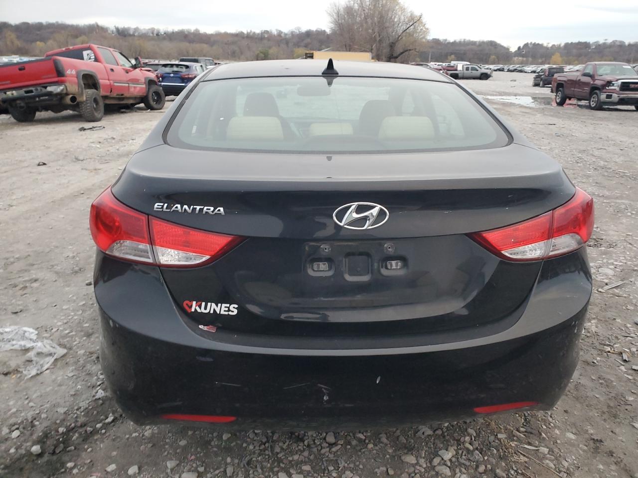 2013 HYUNDAI ELANTRA GL - Image 6