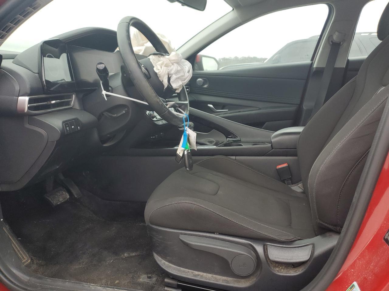 2023 HYUNDAI ELANTRA SE - Image 7