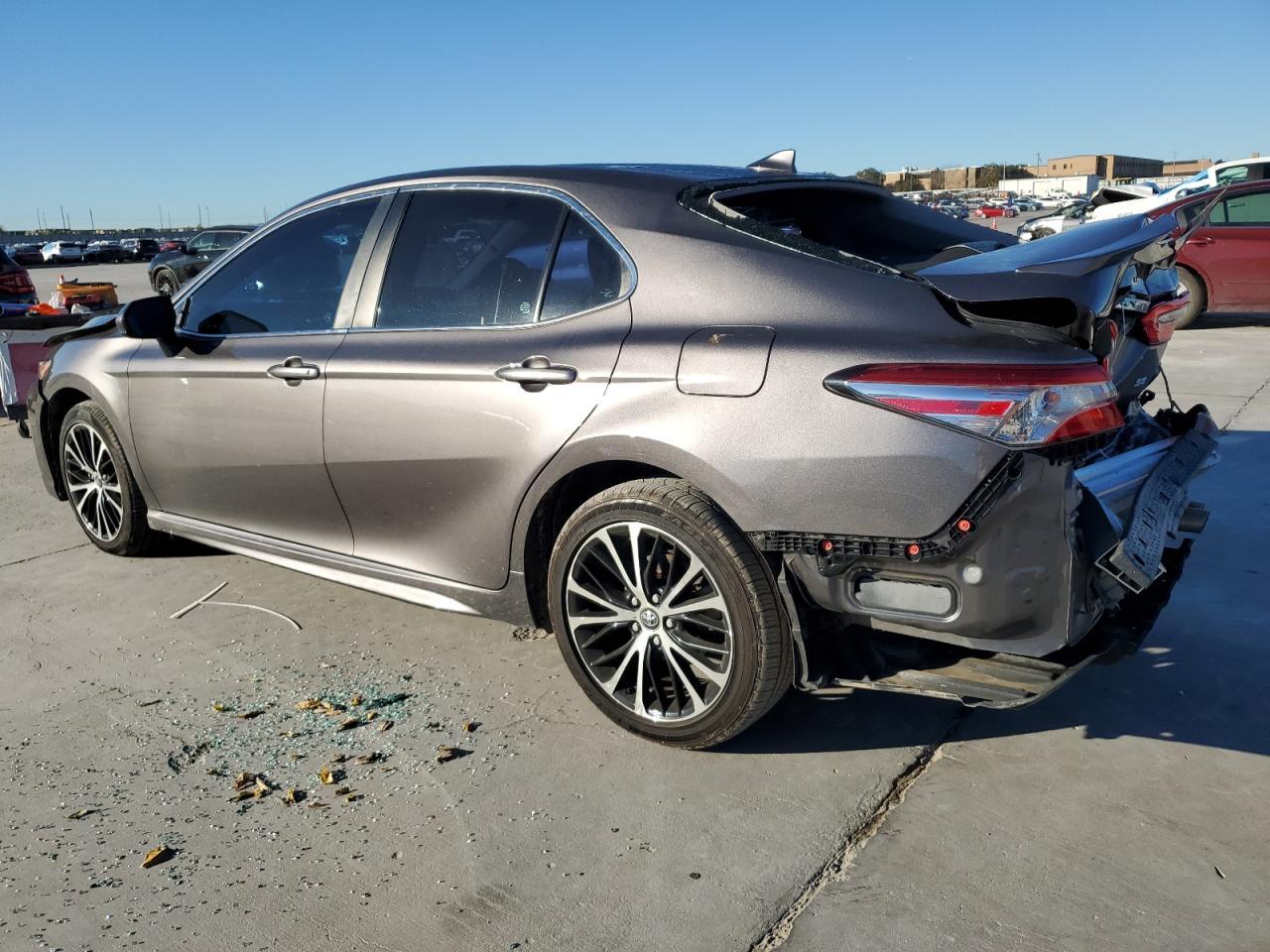 2020 TOYOTA CAMRY SE - Image 2