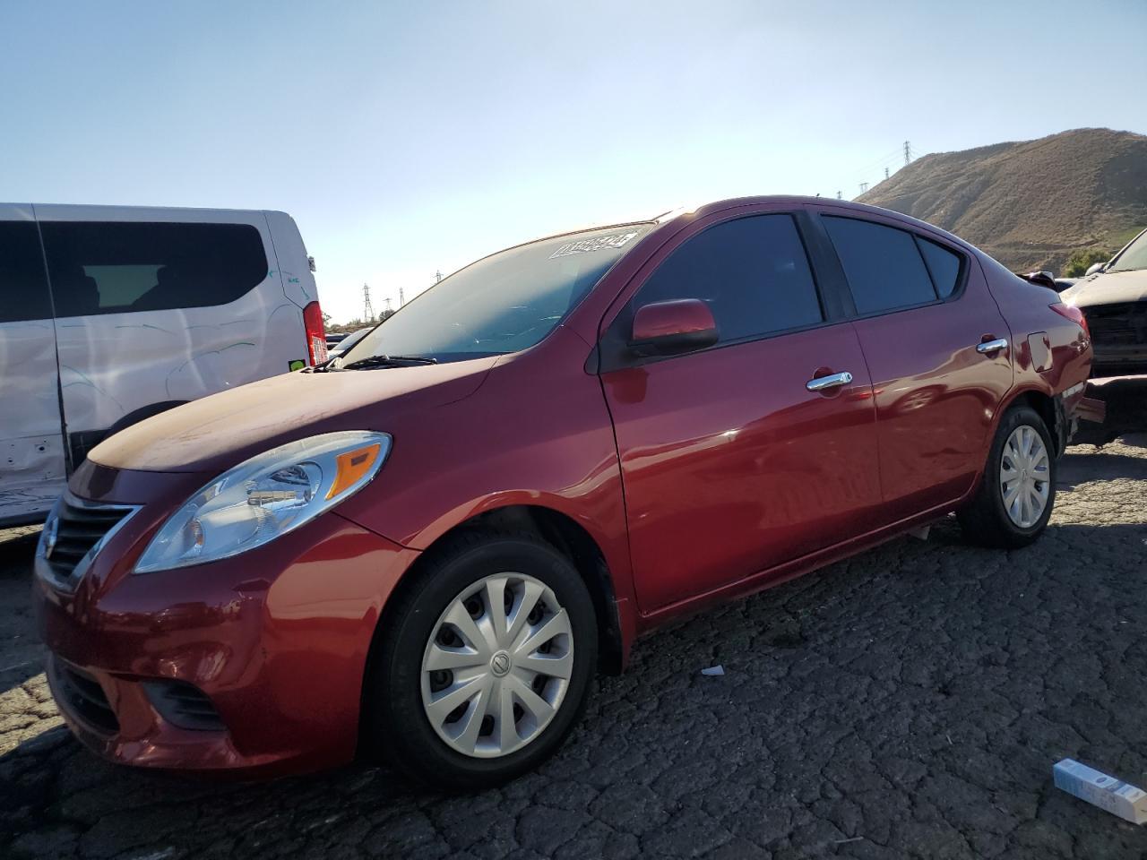 2014 NISSAN VERSA S