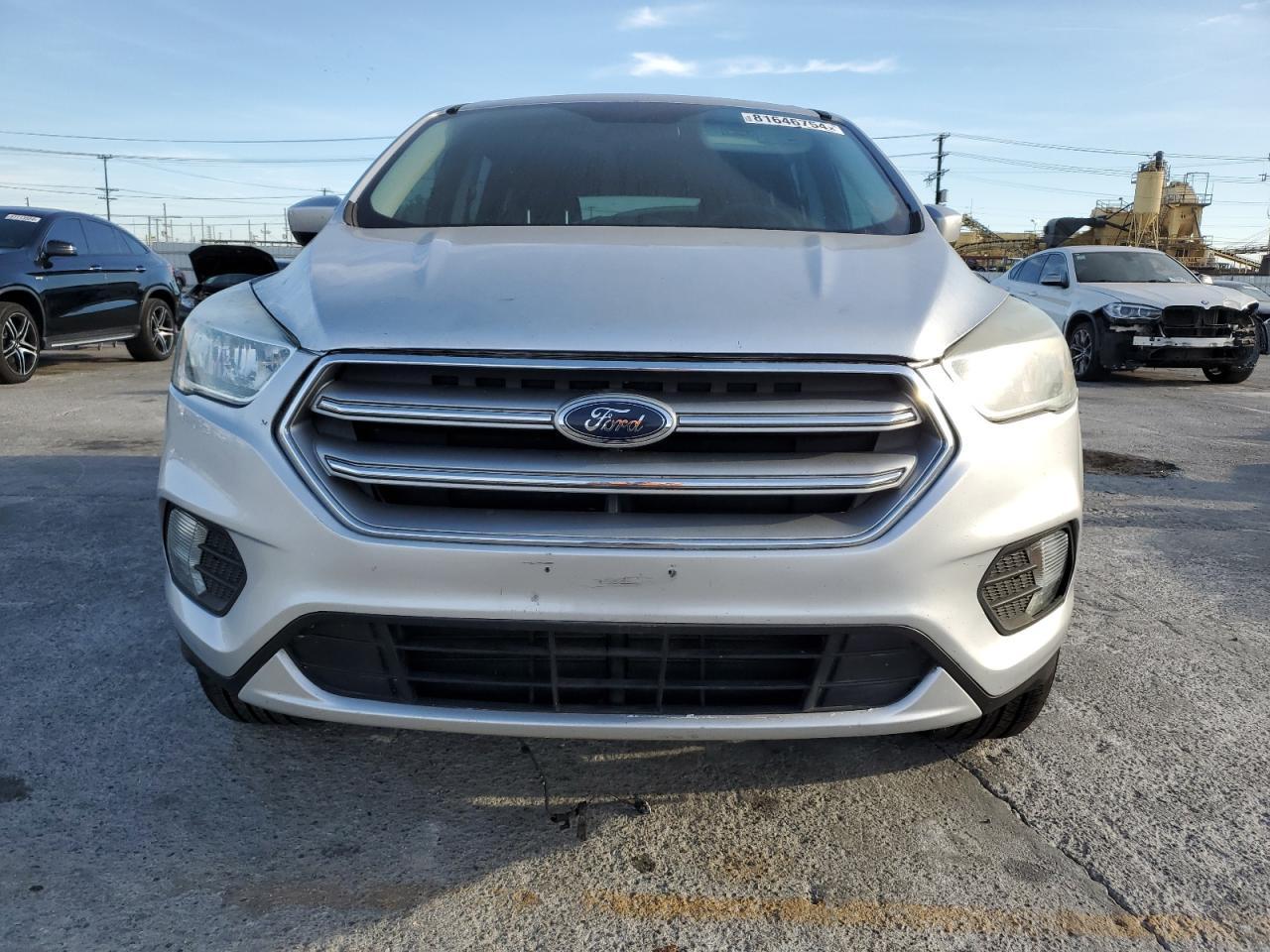 2017 FORD ESCAPE SE - Фото 5