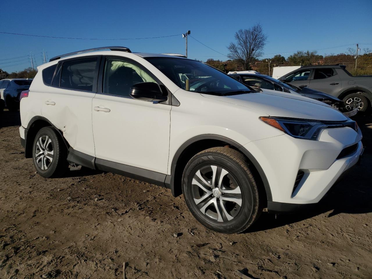 2018 TOYOTA RAV4 LE - Image 4