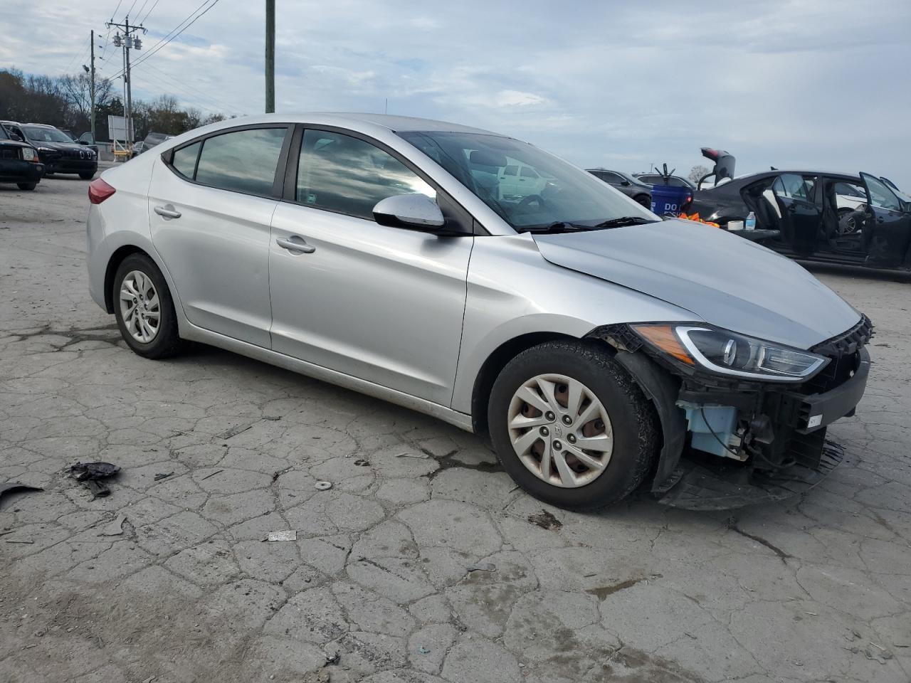 2018 HYUNDAI ELANTRA SE - Image 4