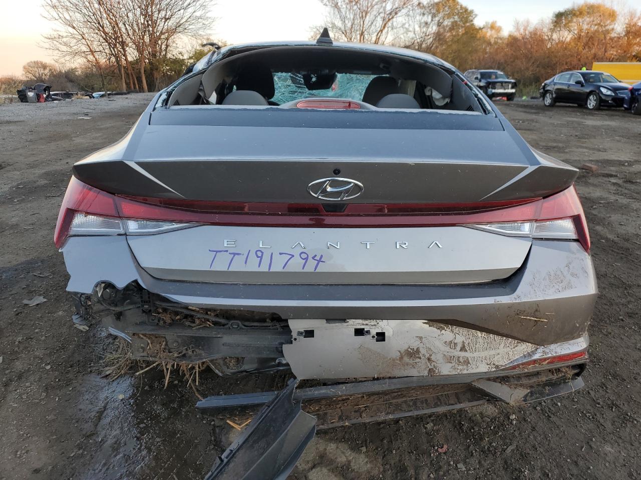 2023 HYUNDAI ELANTRA SE - Image 6