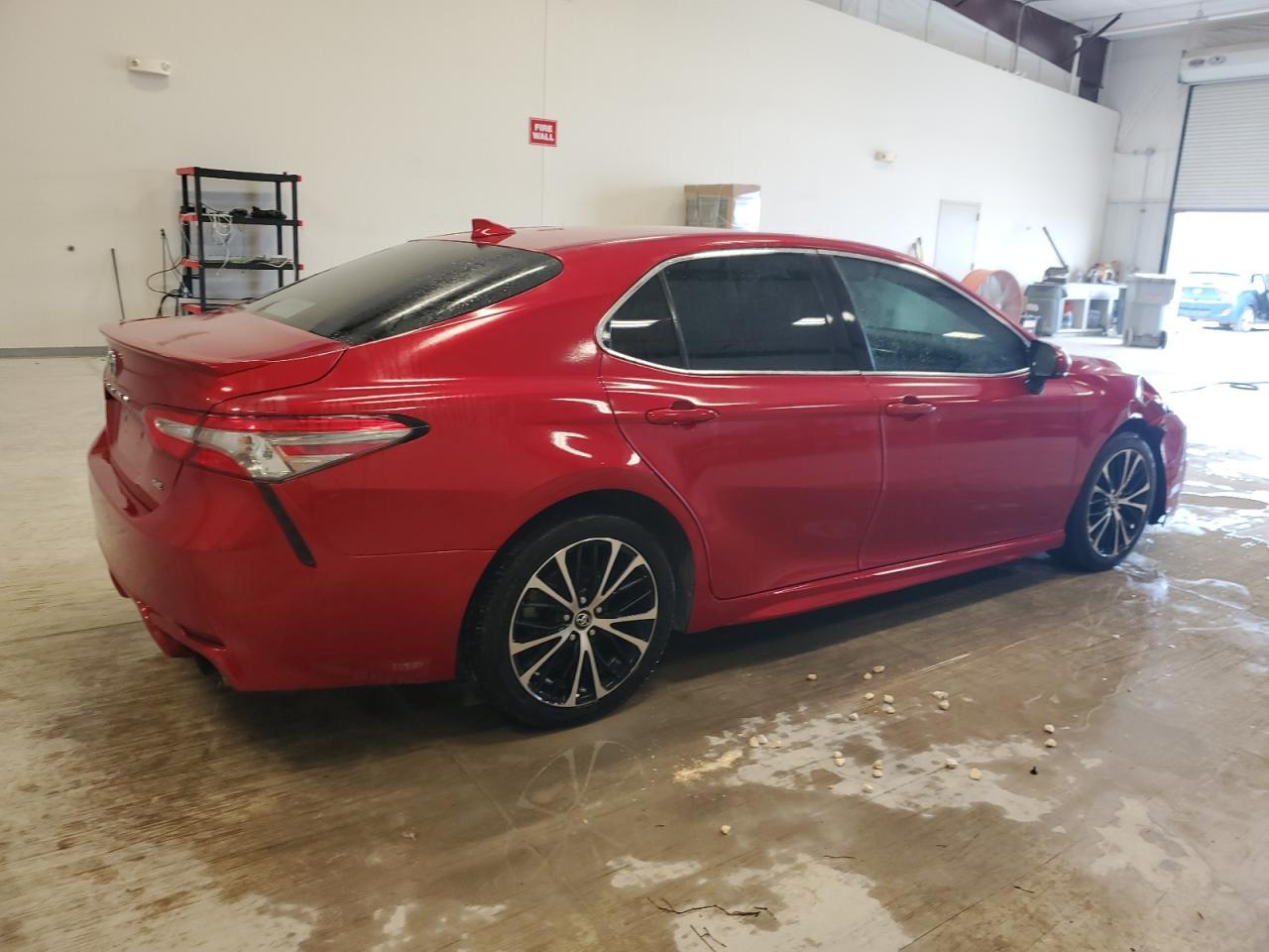 2019 TOYOTA CAMRY L - Фото 3