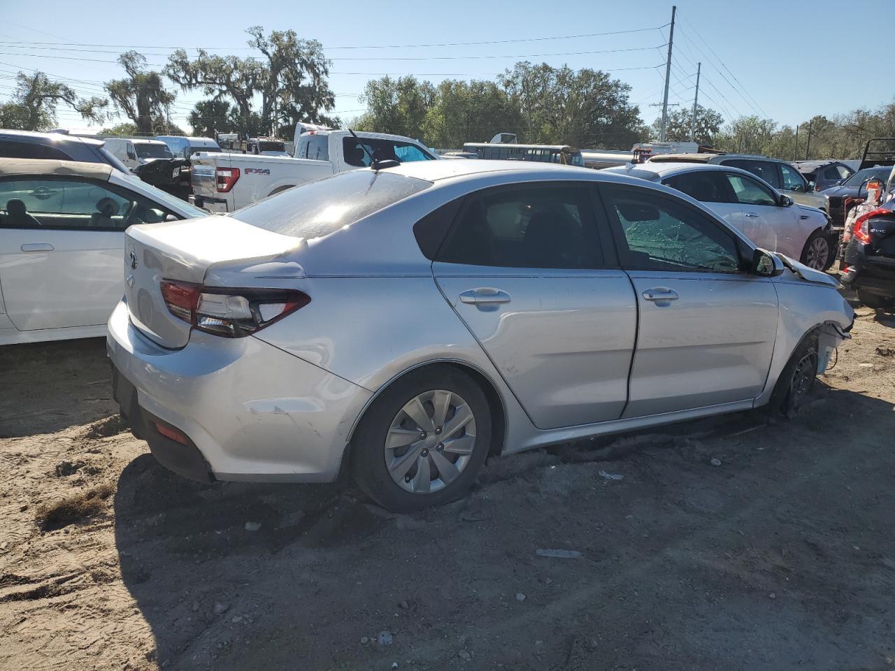 2020 KIA RIO LX - Фото 3