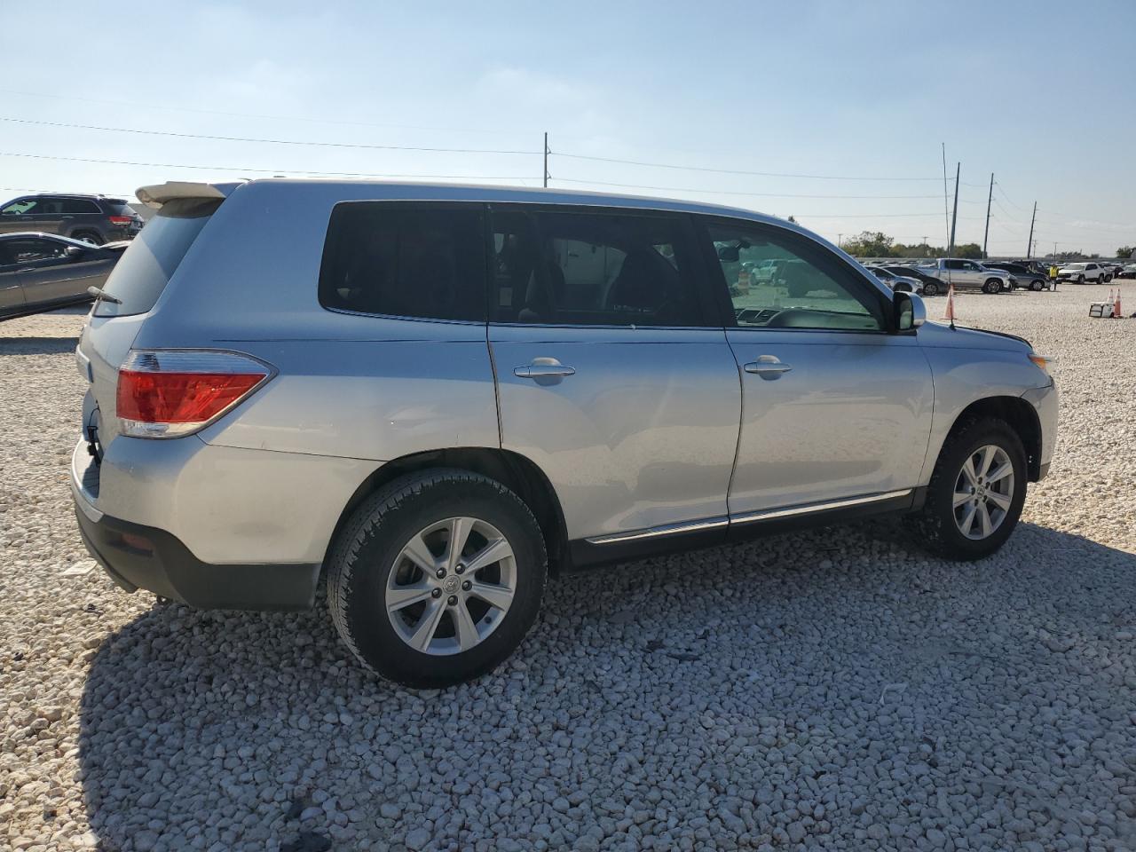 2011 TOYOTA HIGHLANDER - Фото 3