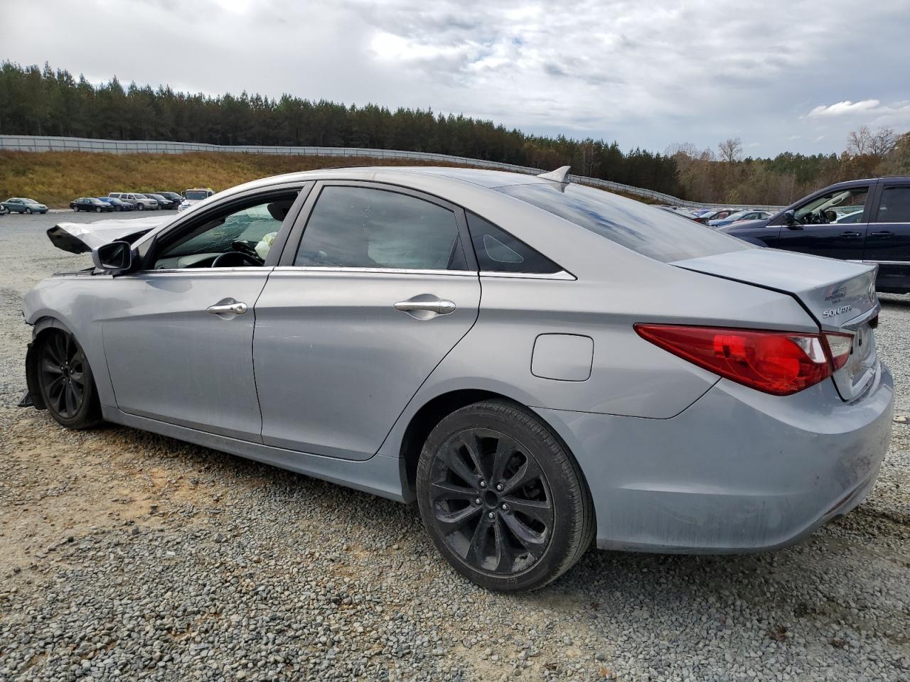 2011 HYUNDAI SONATA SE - Image 2