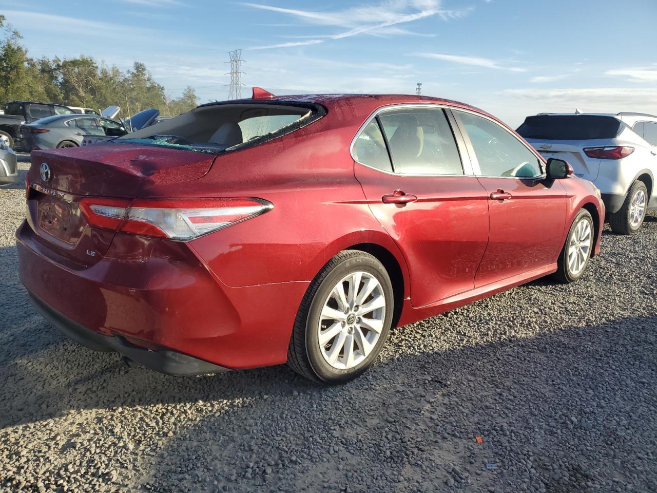 2020 TOYOTA CAMRY LE - Фото 3