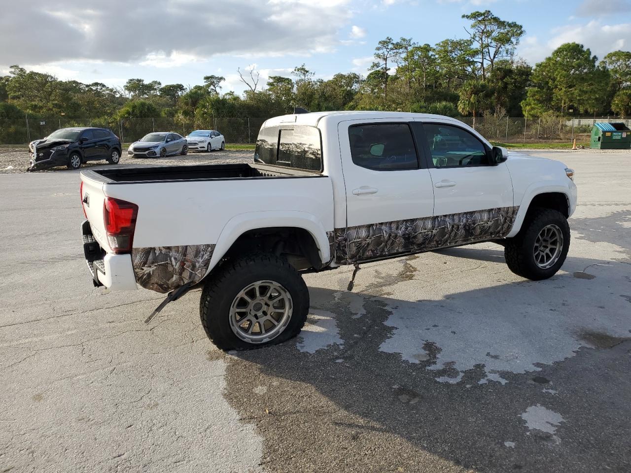 2019 TOYOTA TACOMA DOU - Фото 3