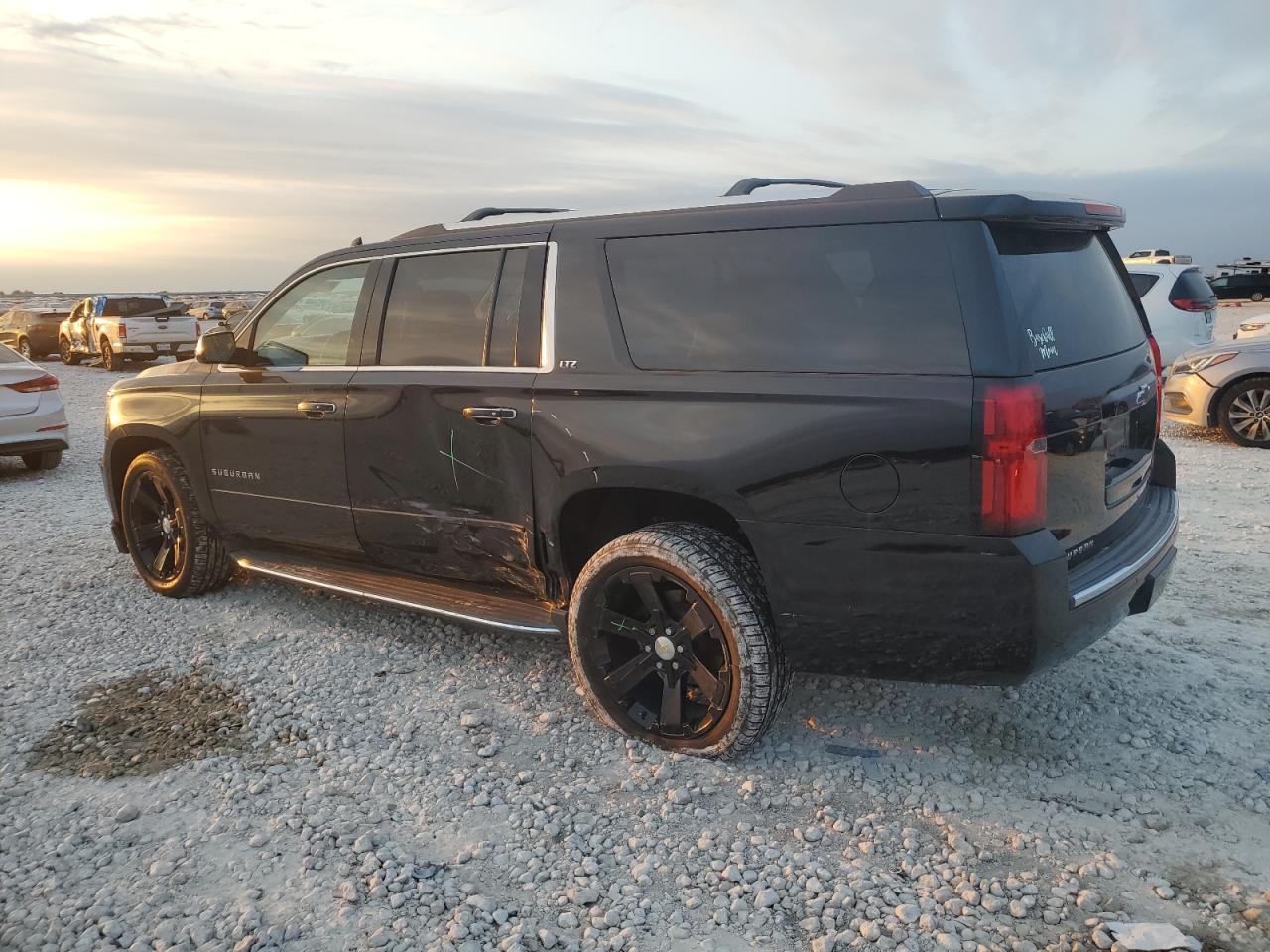 2016 CHEVROLET SUBURBAN K - Image 2