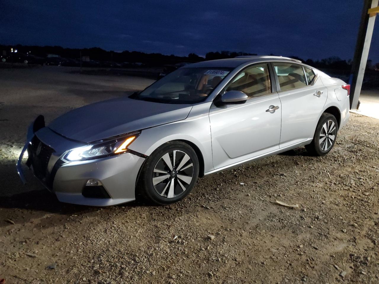 2022 NISSAN ALTIMA SV