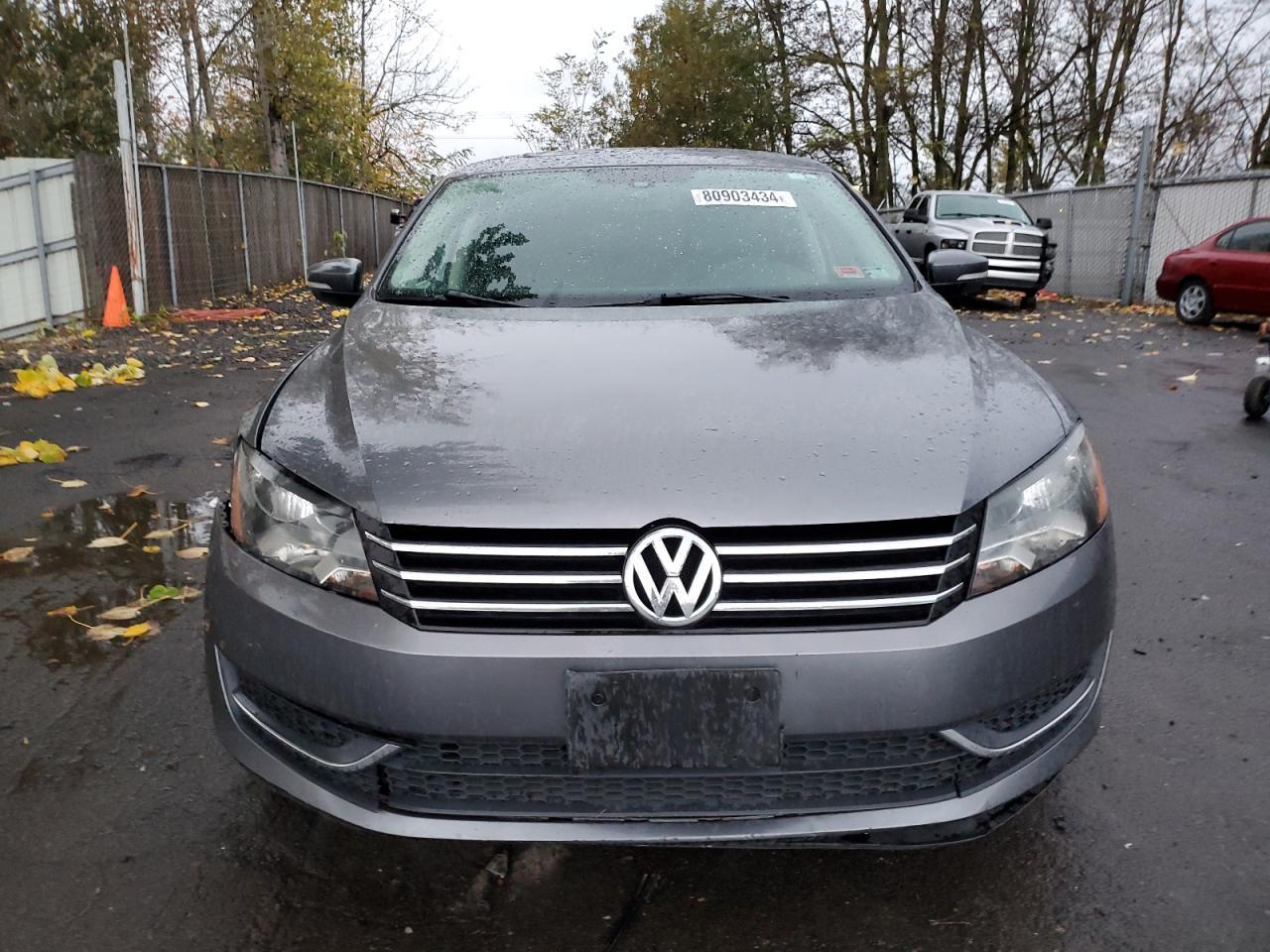 2013 VOLKSWAGEN PASSAT SE - Image 5