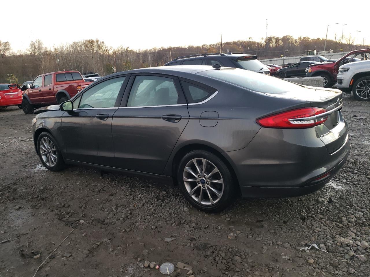 2017 FORD FUSION SE - Image 2