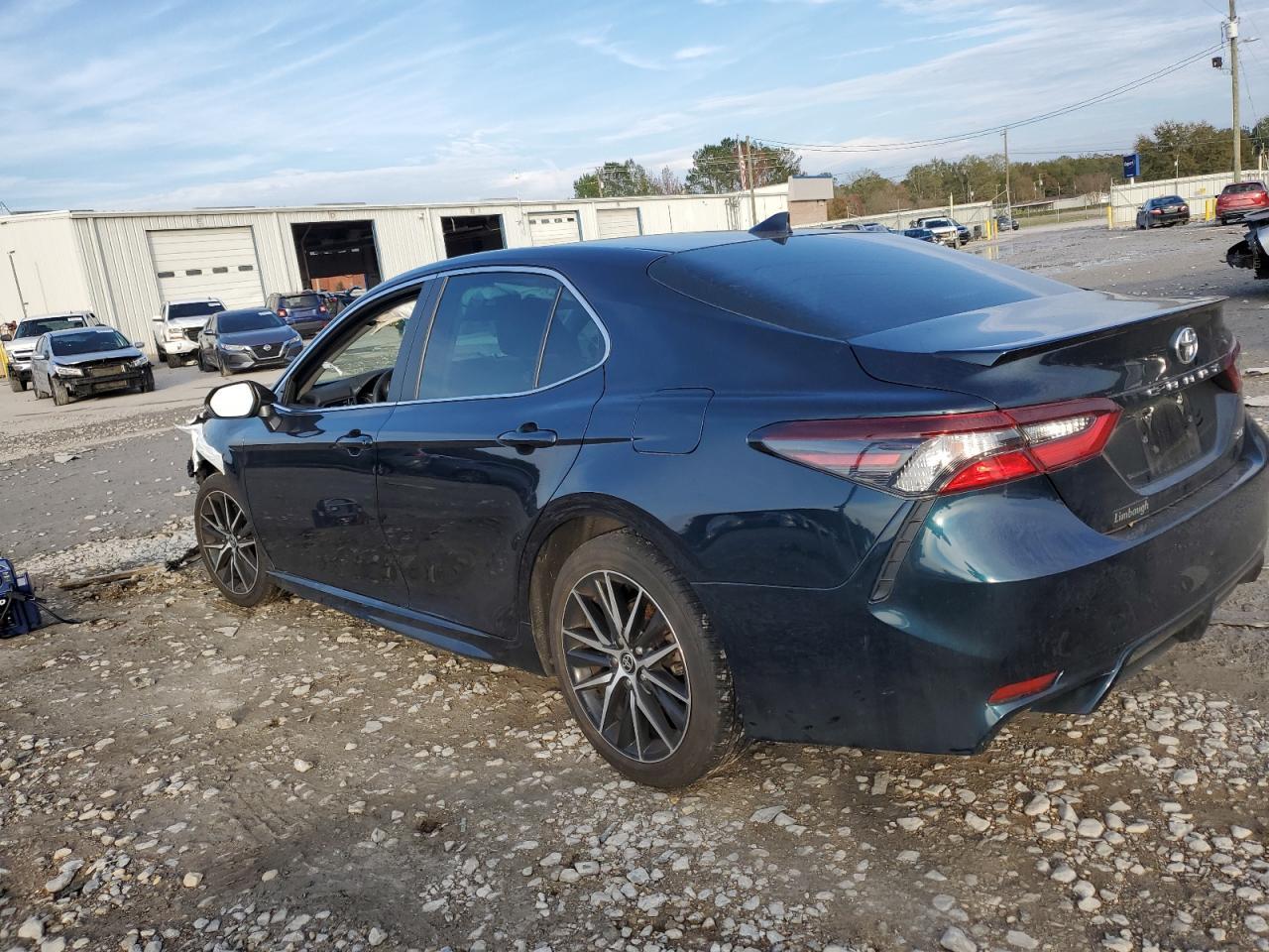 2021 TOYOTA CAMRY SE - Фото 2