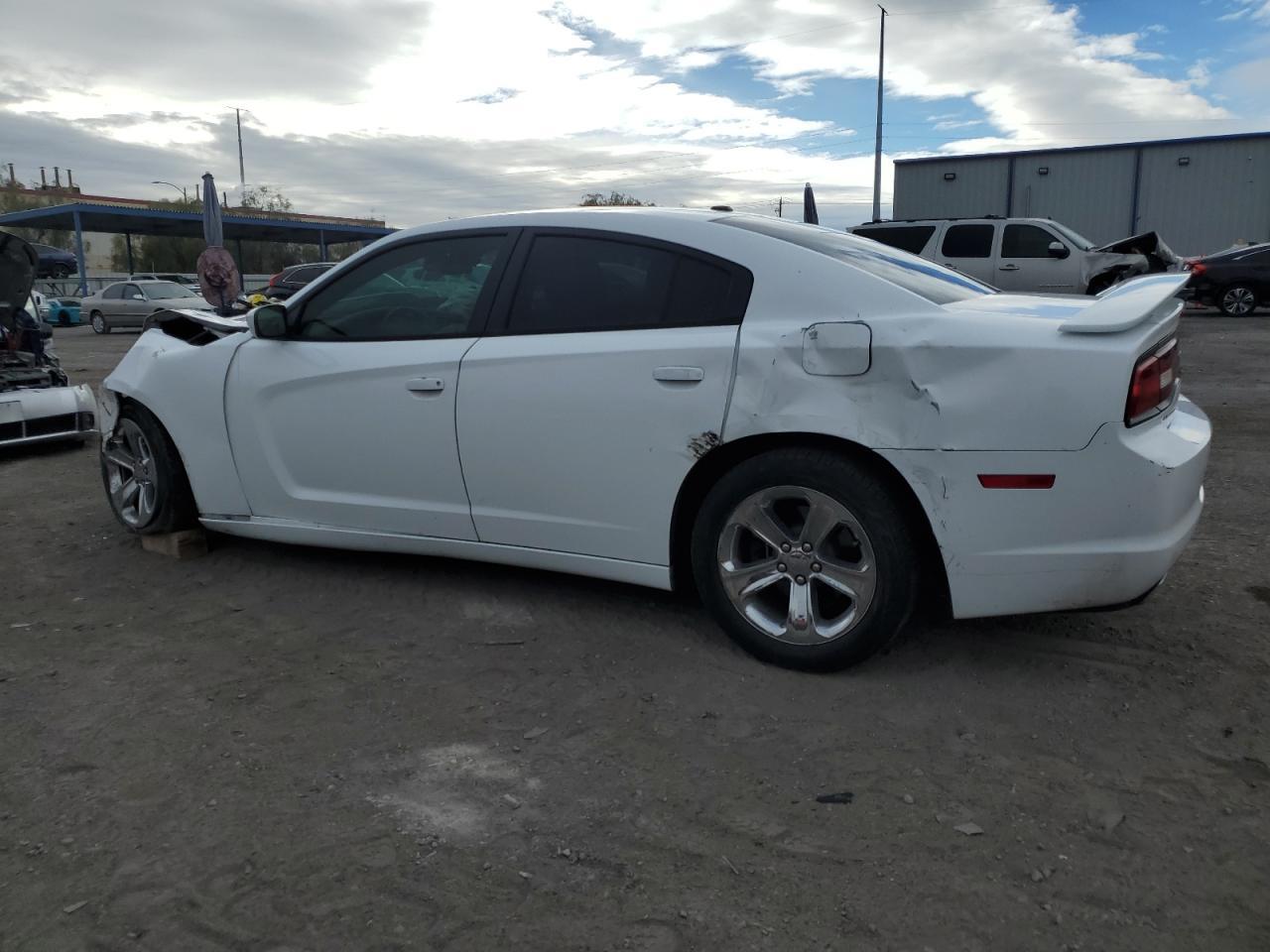 2013 DODGE CHARGER SE - Image 2