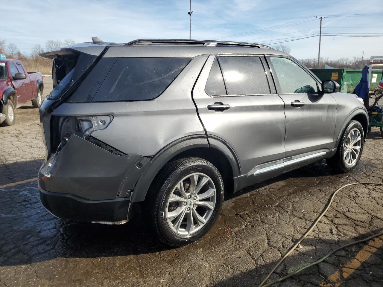 2023 FORD EXPLORER X - Image 3