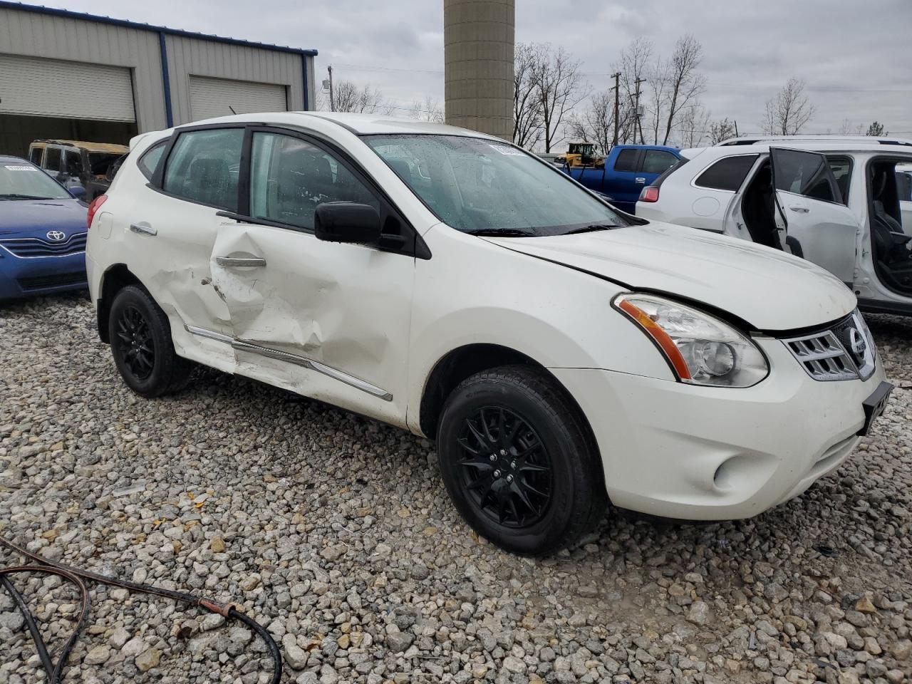 2013 NISSAN ROGUE S - Image 4