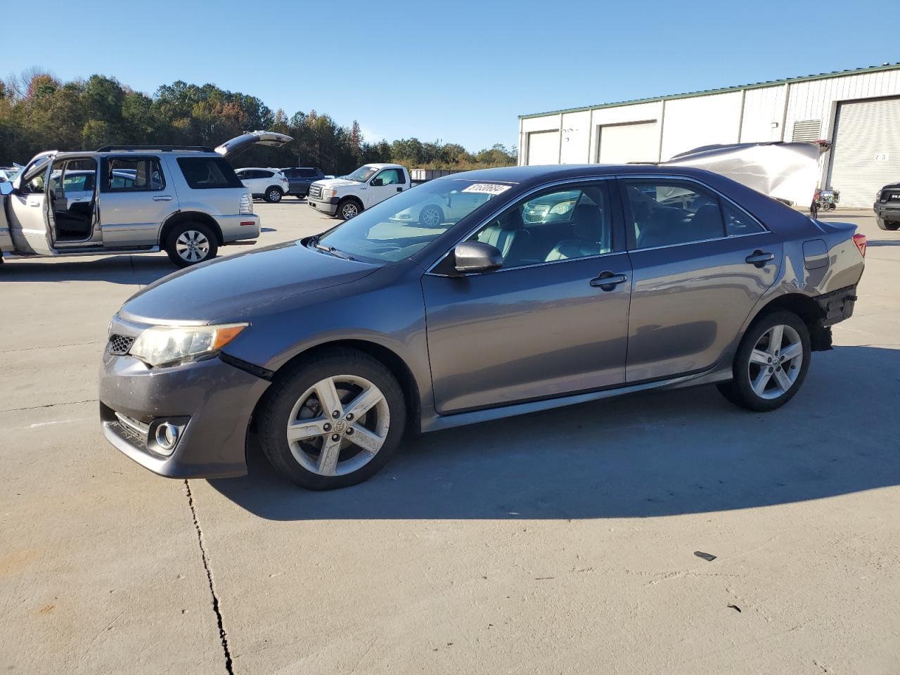 2014 TOYOTA CAMRY L