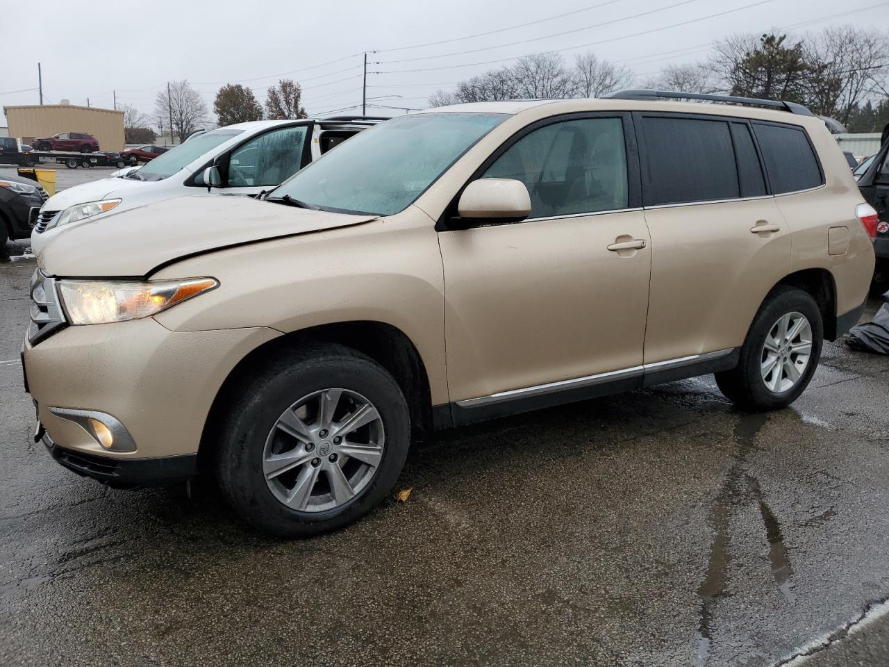 2011 TOYOTA HIGHLANDER