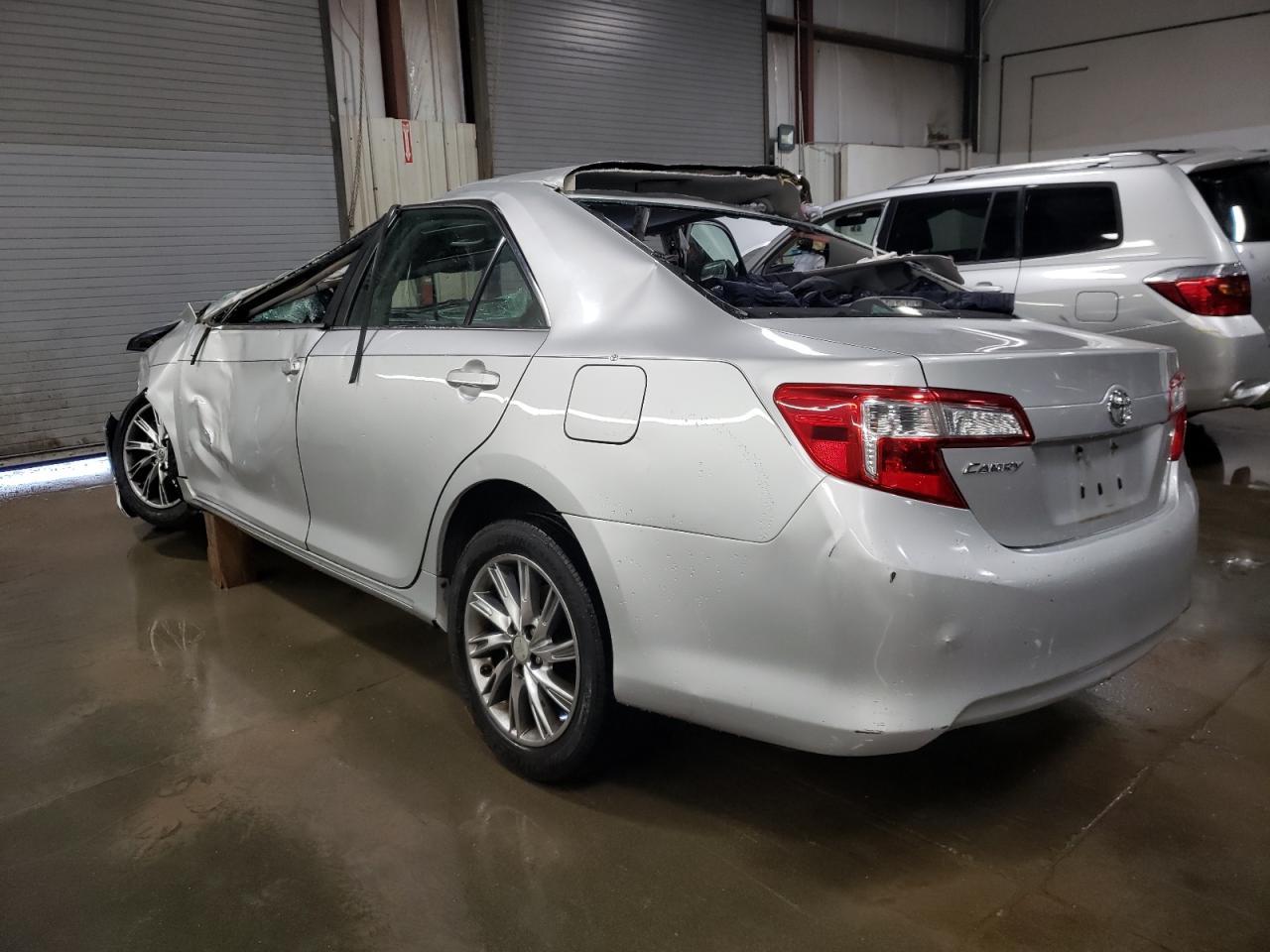 2012 TOYOTA CAMRY BASE - Фото 2