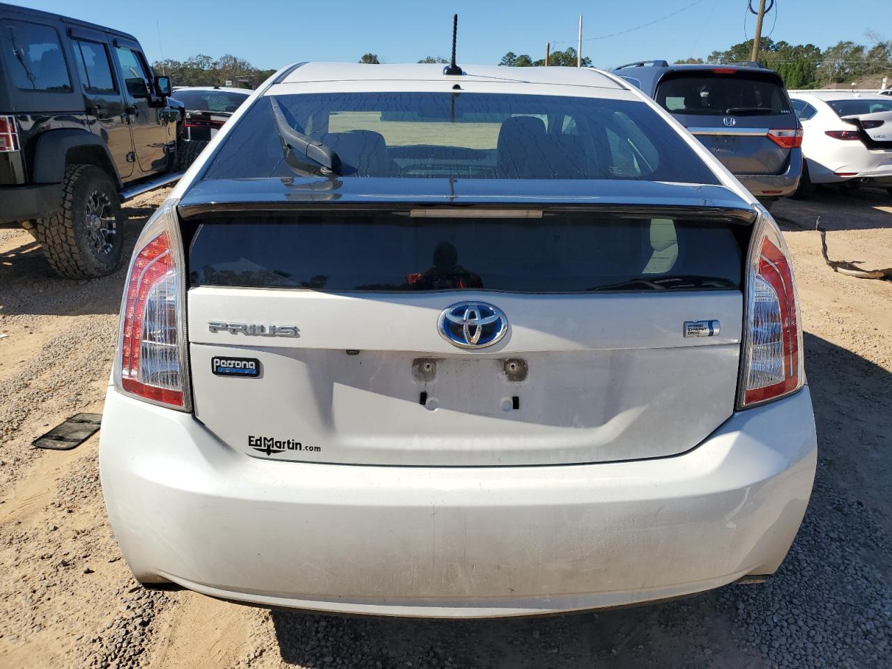 2015 TOYOTA PRIUS - Image 6