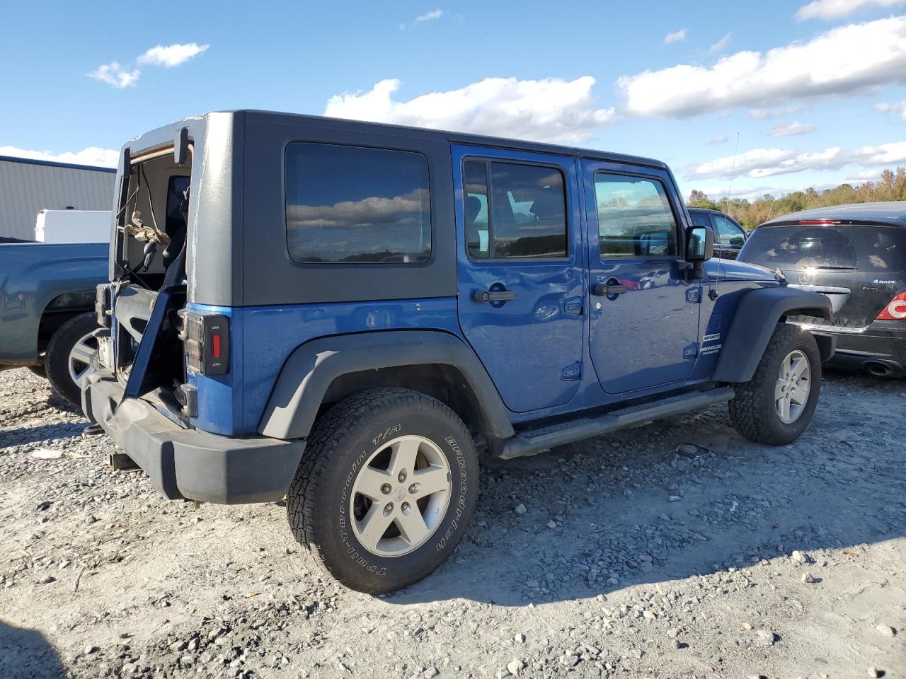 2010 JEEP WRANGLER U - Image 3