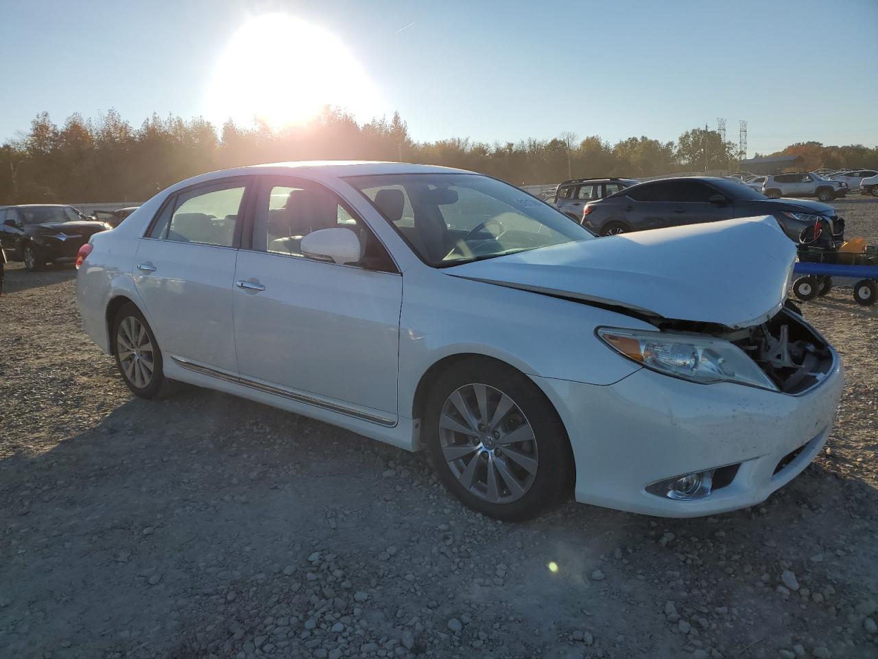 2011 TOYOTA AVALON BAS - Image 4