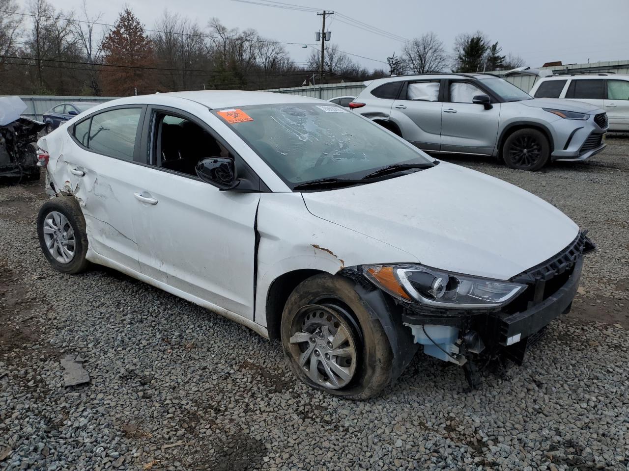 2018 HYUNDAI ELANTRA SE - Image 4