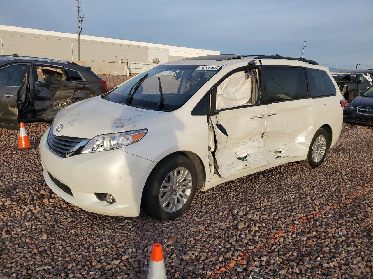 2015 TOYOTA SIENNA XLE