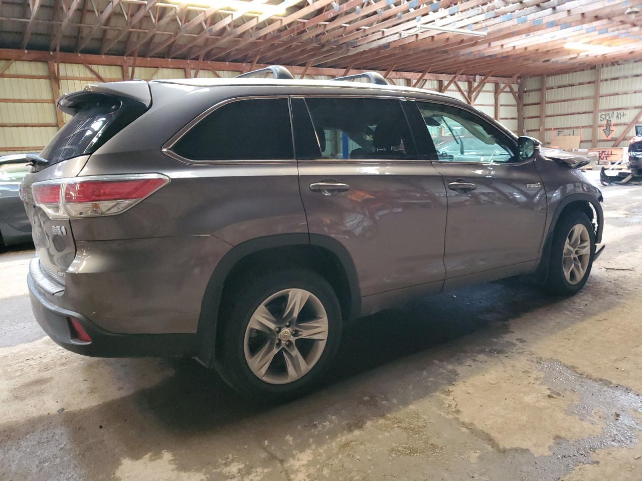 2015 TOYOTA HIGHLANDER - Фото 3