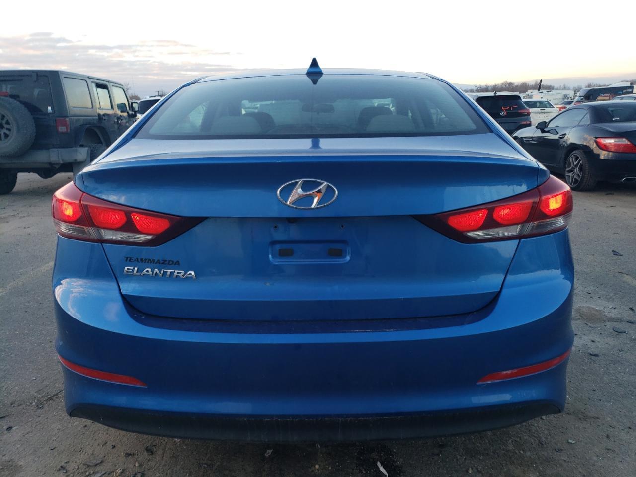 2018 HYUNDAI ELANTRA SE - Фото 6