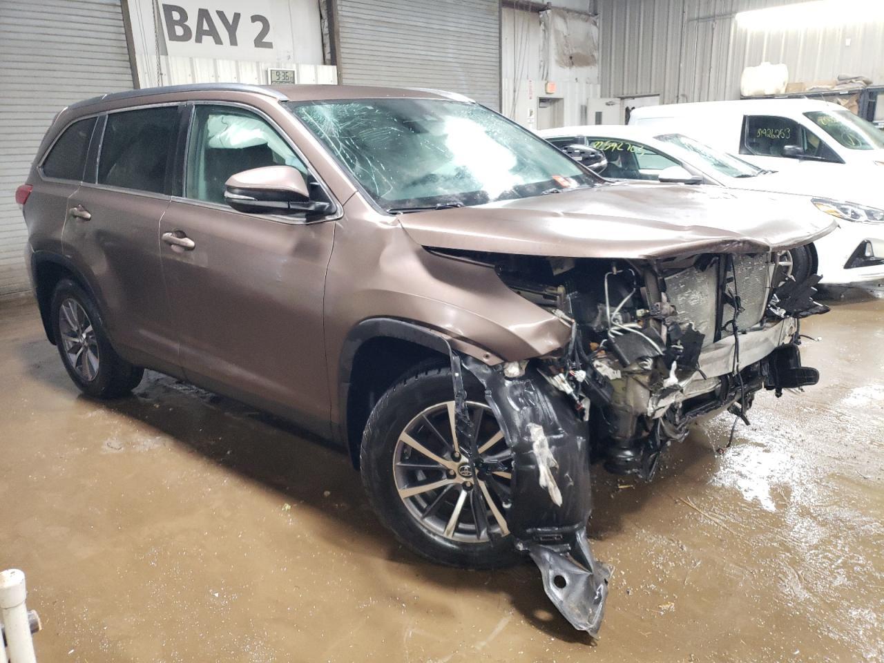2019 TOYOTA HIGHLANDER - Фото 4