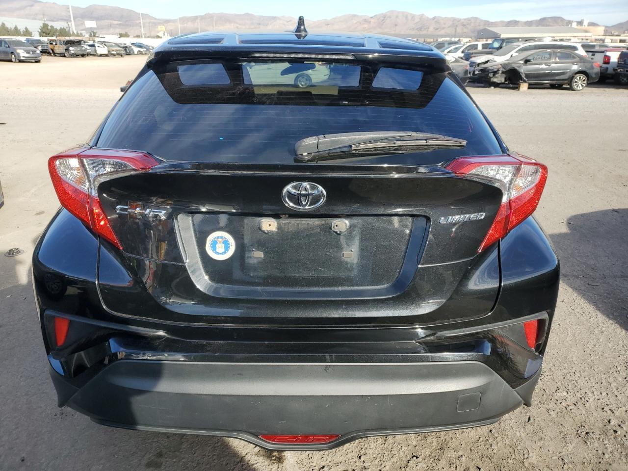2019 TOYOTA C-HR XLE - Фото 6