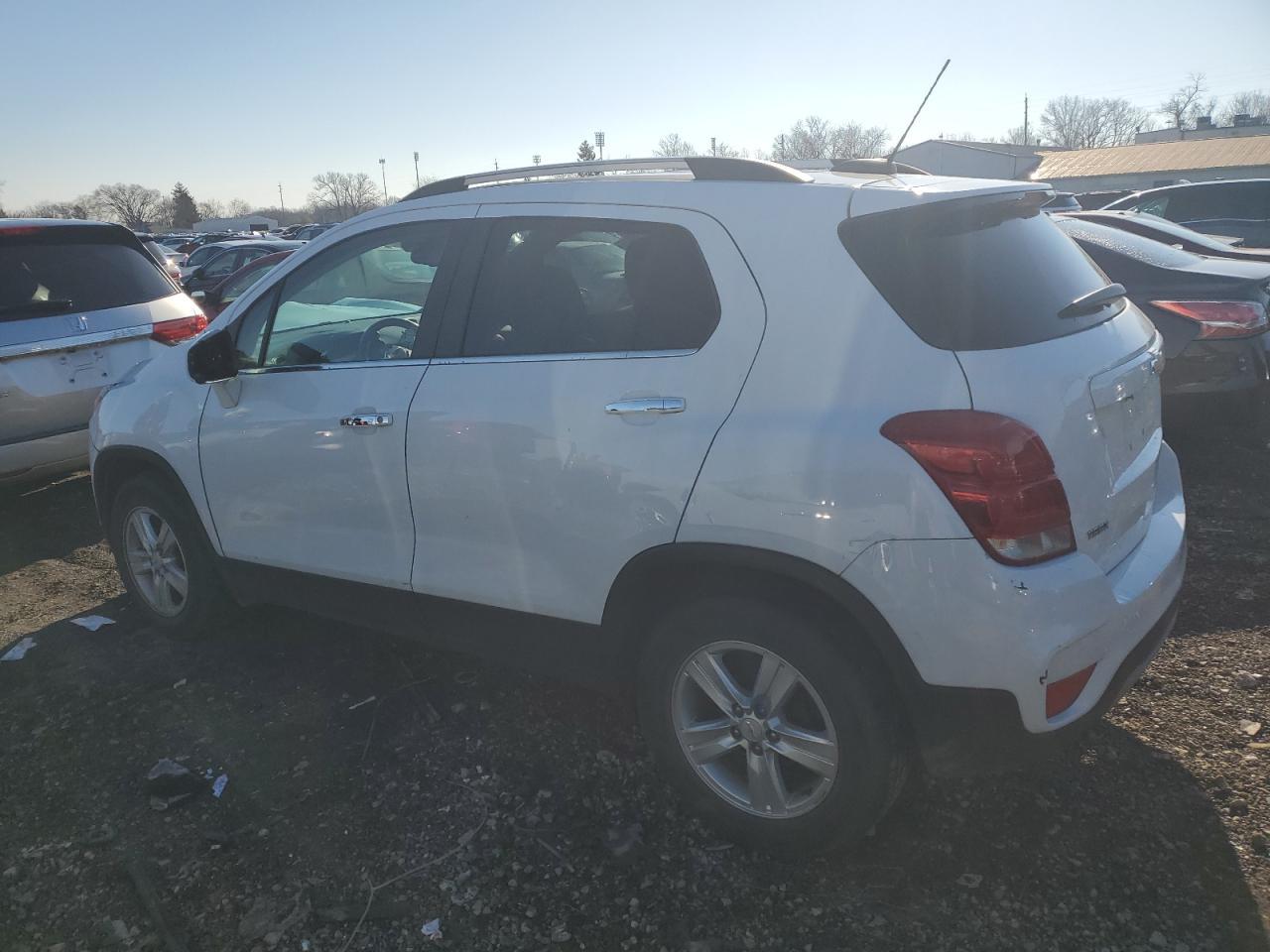 2019 CHEVROLET TRAX 1LT - Image 2