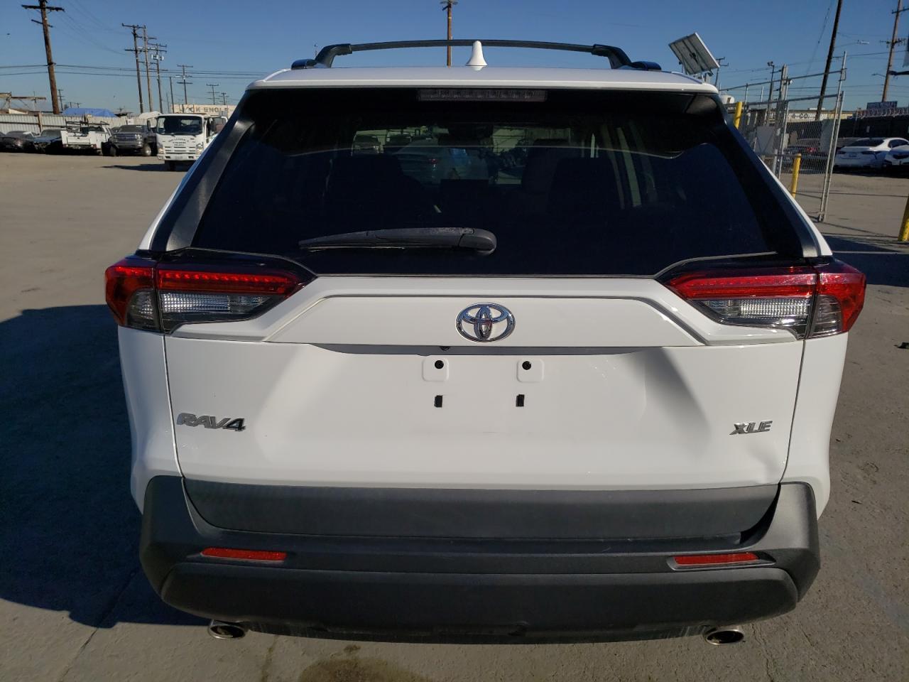 2020 TOYOTA RAV4 XLE - Фото 6