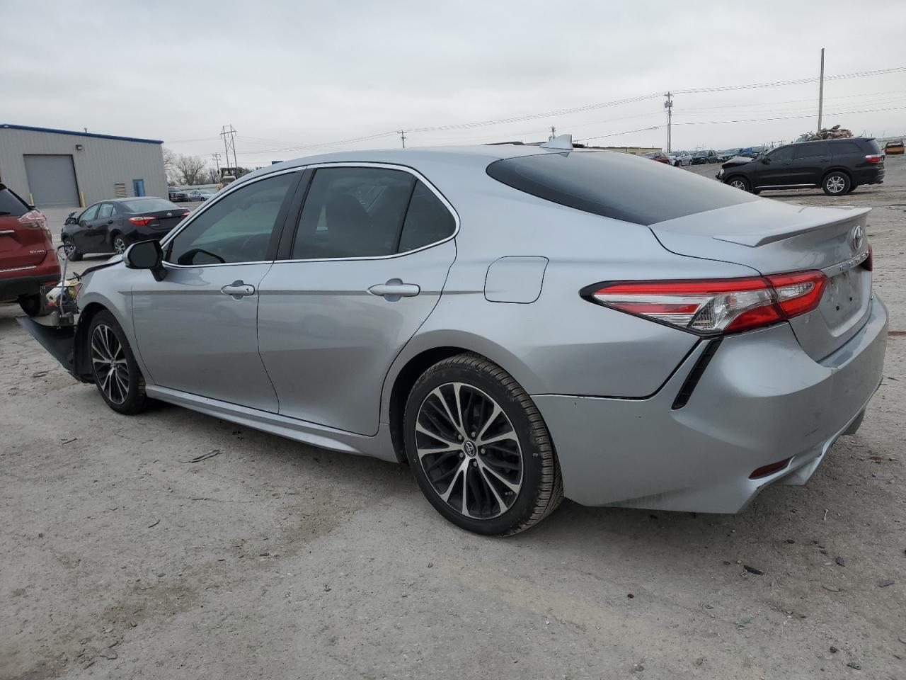 2019 TOYOTA CAMRY L - Фото 2
