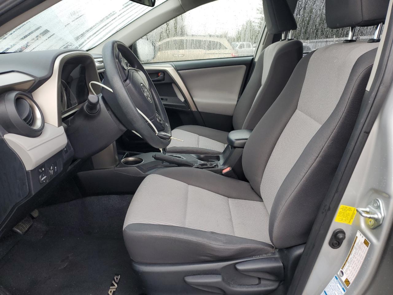2015 TOYOTA RAV4 LE - Фото 7