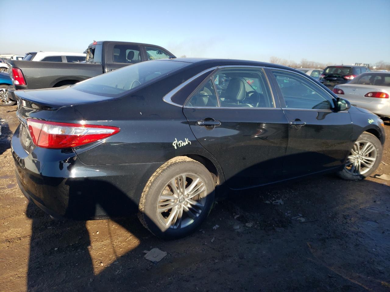 2015 TOYOTA CAMRY LE - Фото 3
