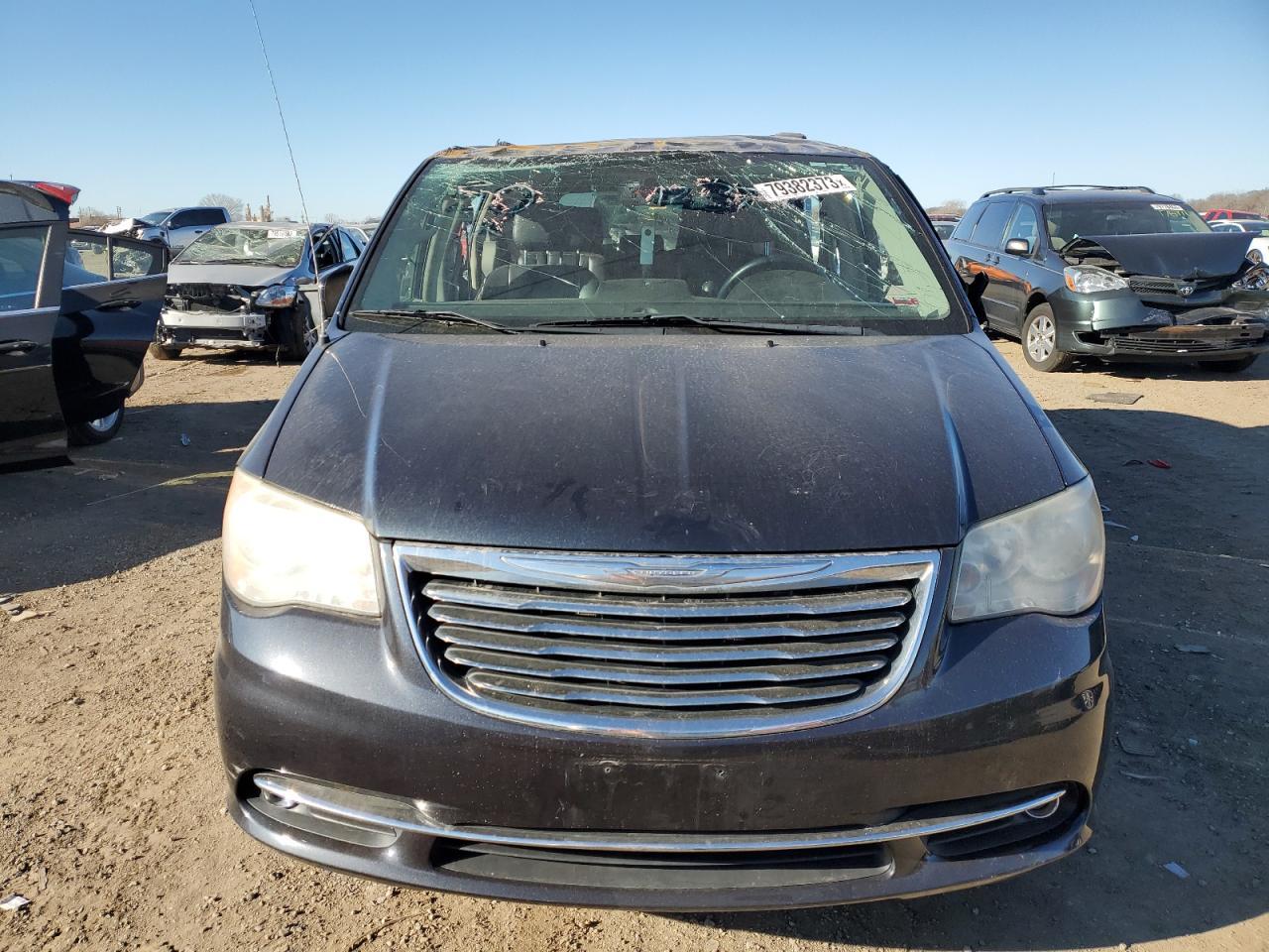 2014 CHRYSLER TOWN & COU - Фото 5