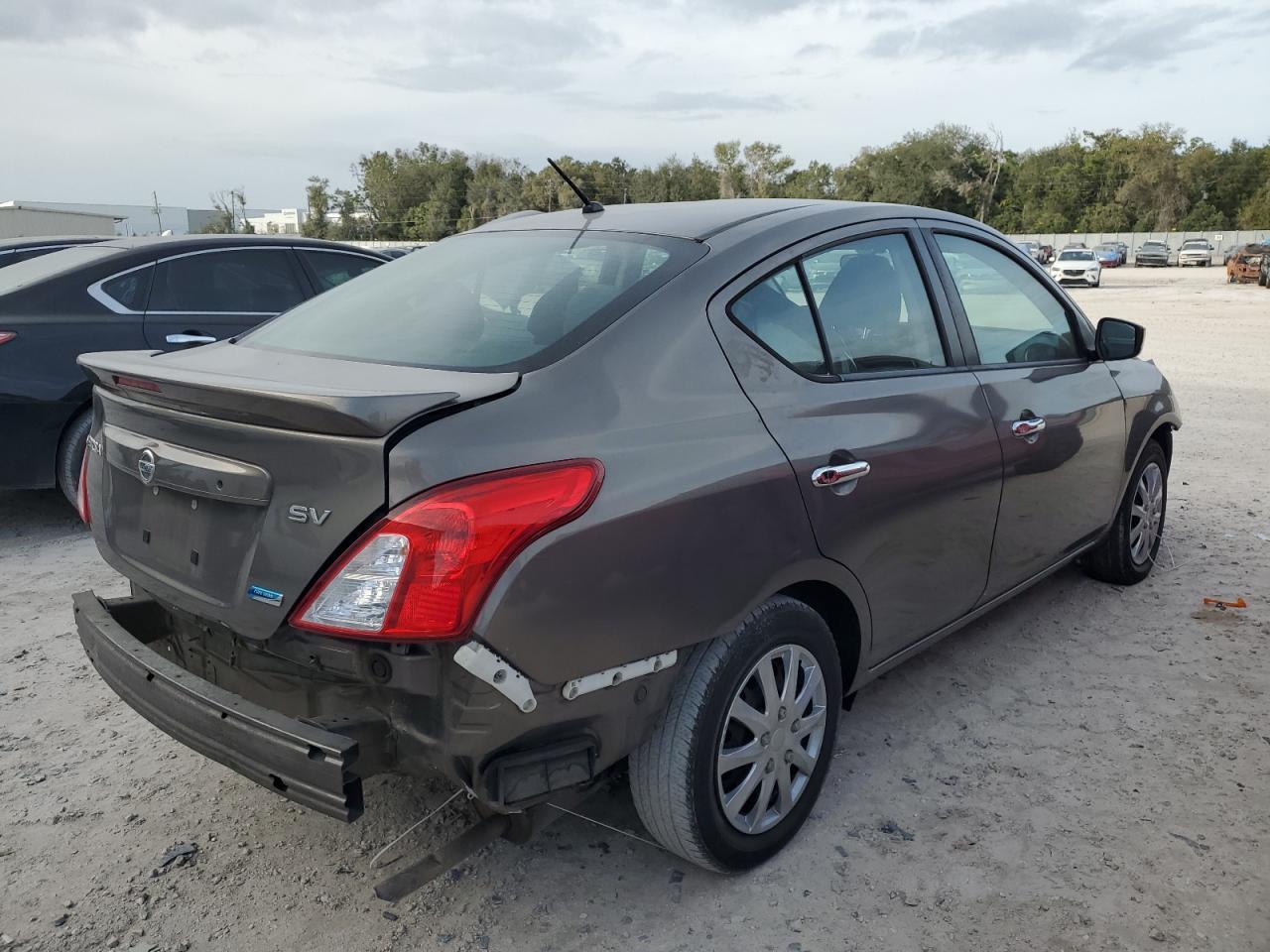 2016 NISSAN VERSA S - Фото 3