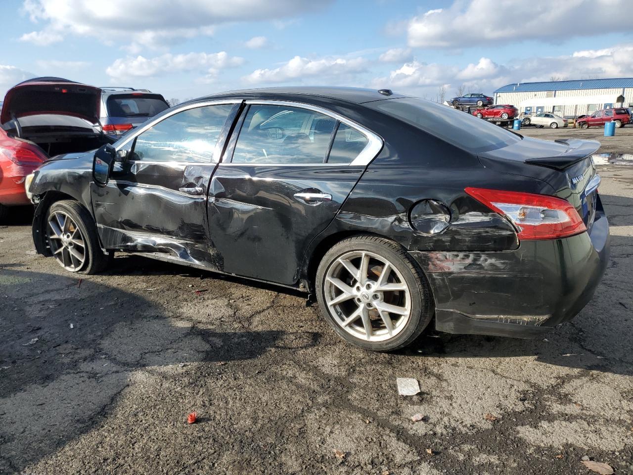 2011 NISSAN MAXIMA S - Image 2