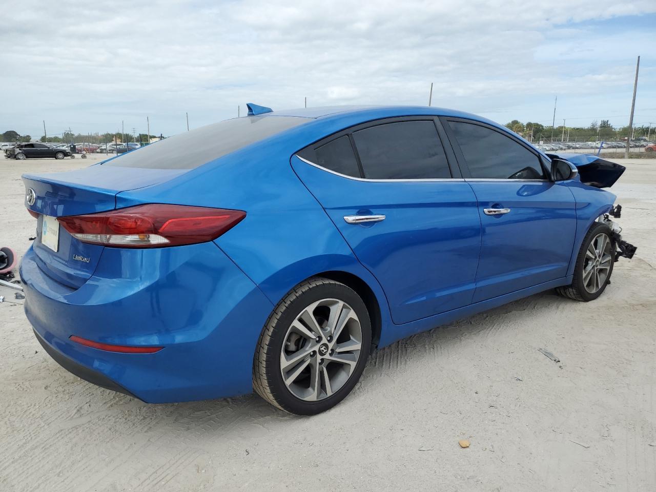 2017 HYUNDAI ELANTRA SE - Фото 3