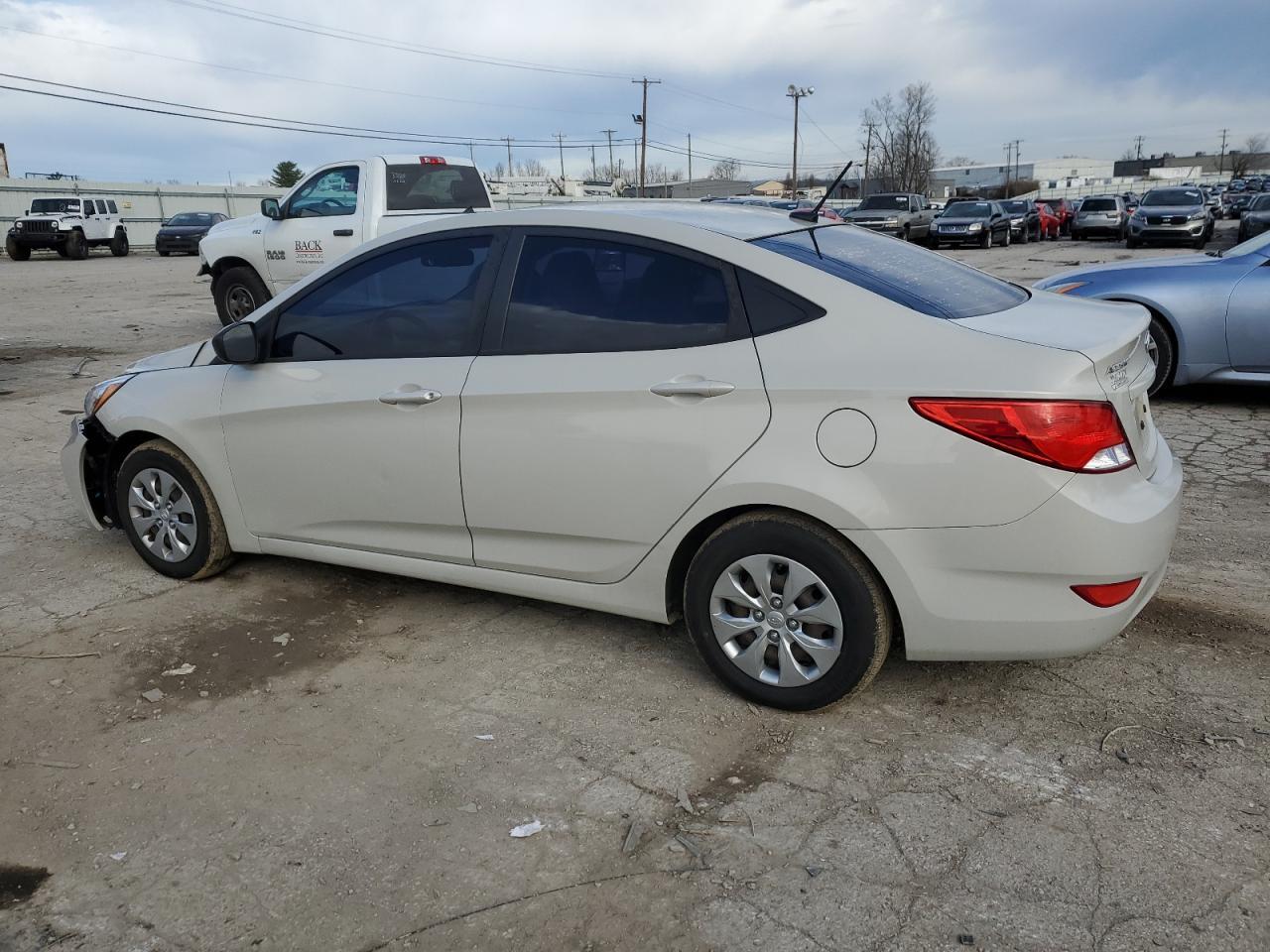 2016 HYUNDAI ACCENT SE - Фото 2